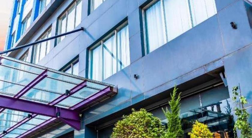 G Suites Hotel By Amithya Surabaya Exterior photo